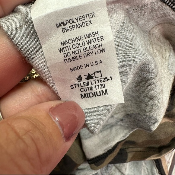 NWT Boutique Long sleeve camo print with sequin pocket tunic top knit - Picture 8 of 9